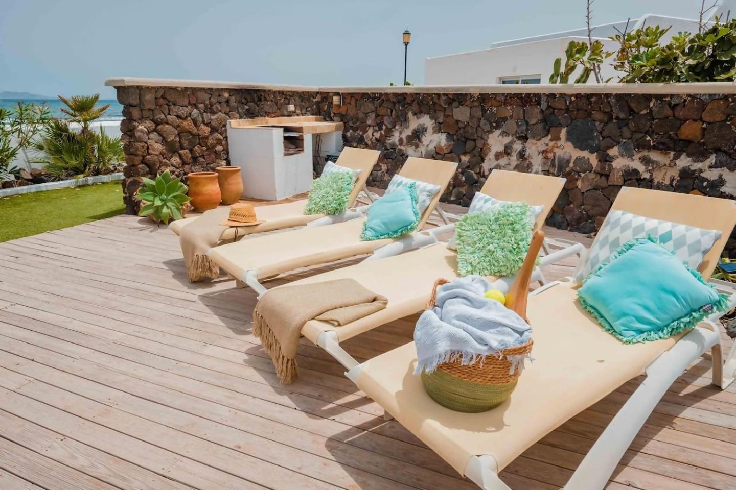 Villa Maluhia Frente Al Mar Y Jacuzzi Corralejo Exterior photo